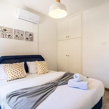 Rustic 1-br Apt In Mackenzie-larnaca